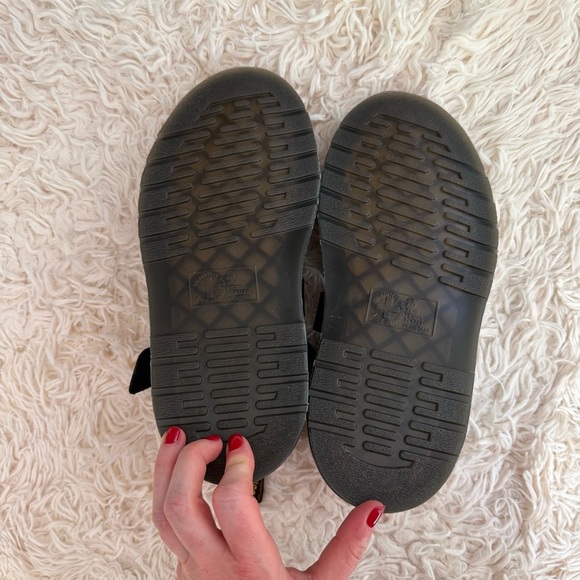 Dr. Martens MACKAYE LEATHER STRAP SANDALS black platform buckles SZ 8L shiny - Picture 8 of 9